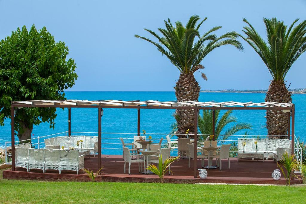 Queen's Bay Hotel - Général