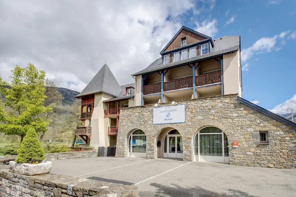 Duplex Alpine Stay for 9, Loudenvielle