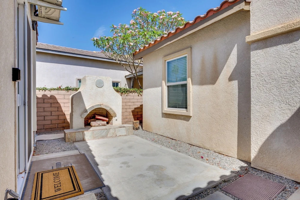 Pool Access + Mtn Views! Extended Escape in Indio