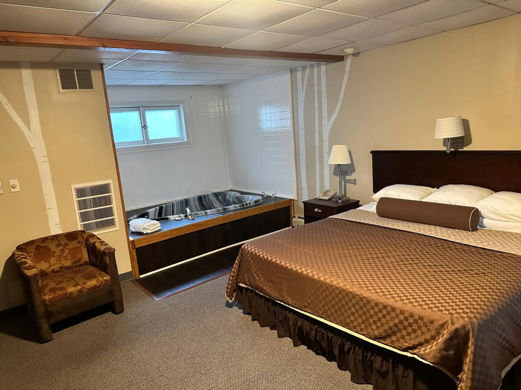 Cedar Hill Lodge — 3