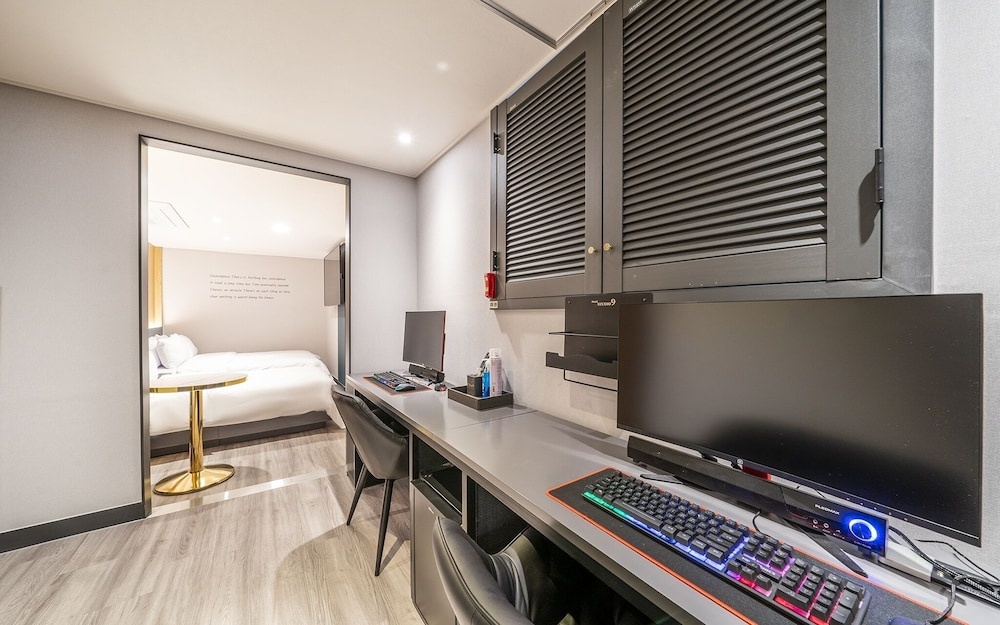 Guri Studio 9 — 3