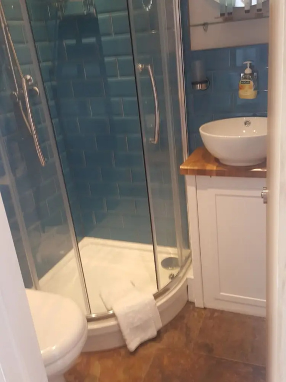 Economy Double room with courtyard view (full double bed)
