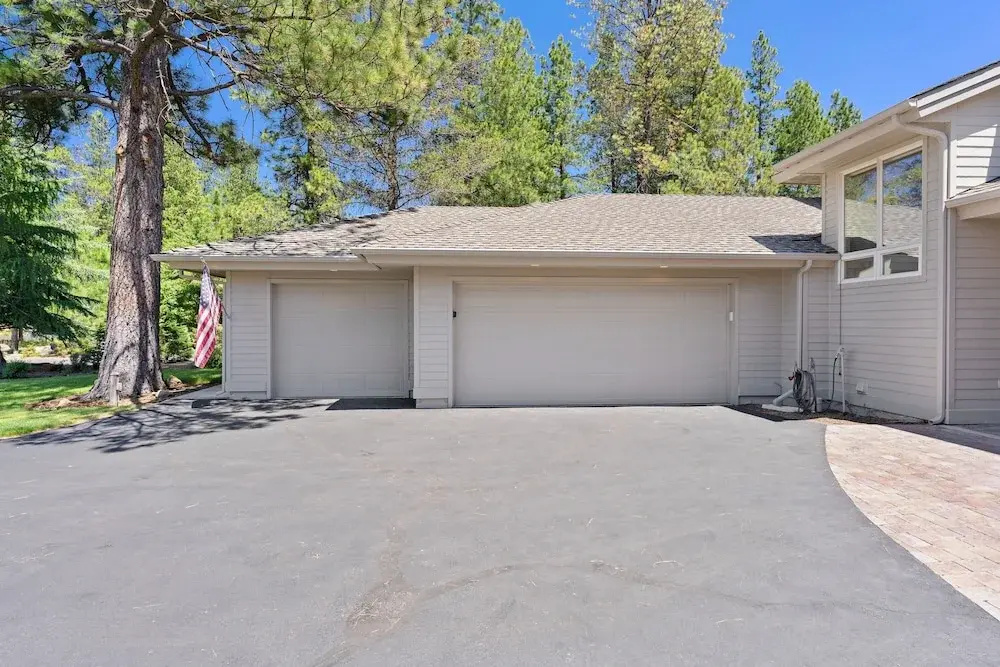 10 Dogleg 4 Bedroom Home by Redawning