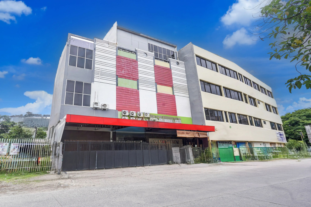 Hotel O Panakukkang Near Mall Panakkukang Formerly Hawai Inn