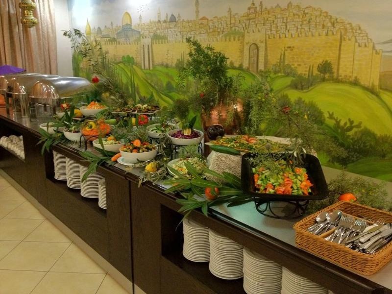 Food & Beverage