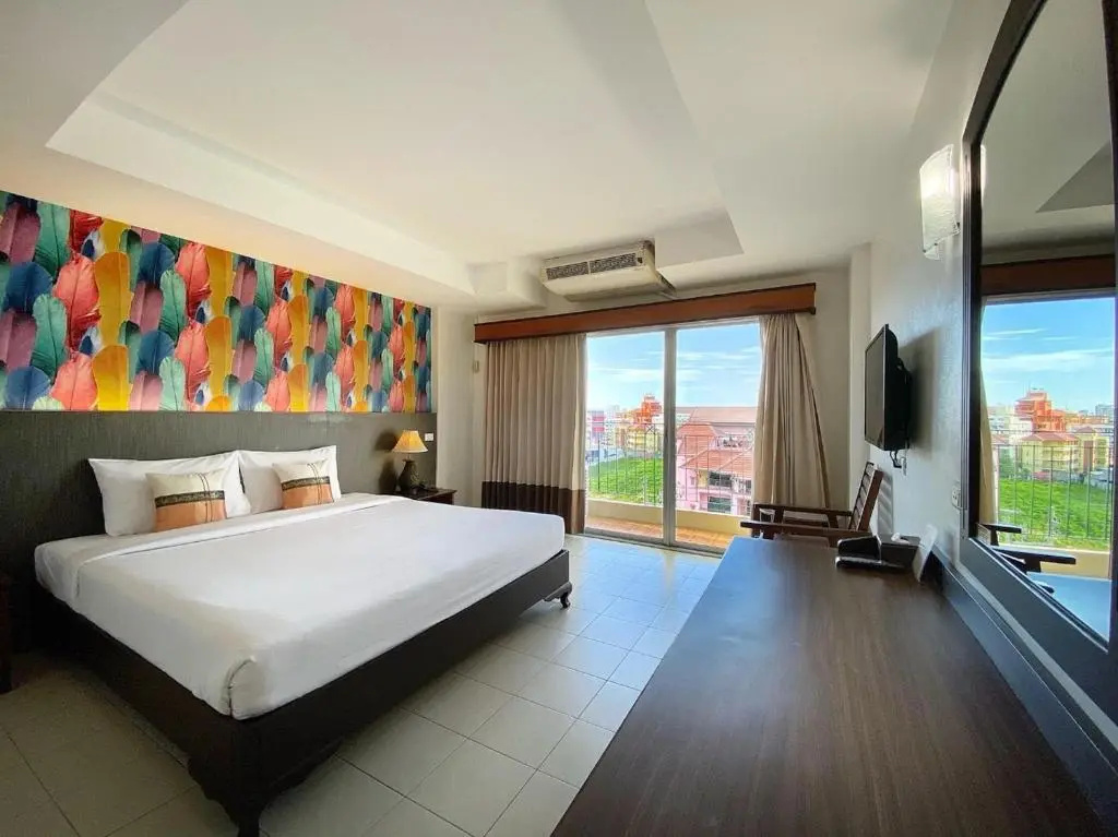 Deluxe Double room (full double bed)