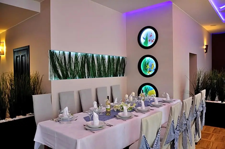 Food & Beverage