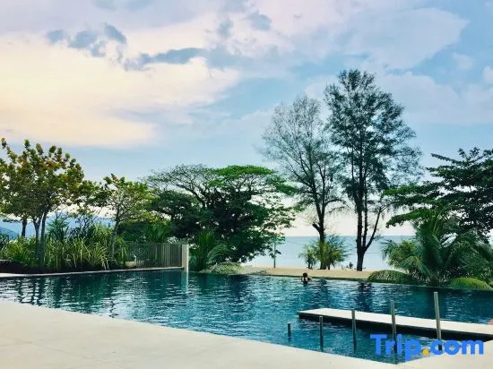 Batu Ferringhi By The Sea 2BR Suite 6 Pax
