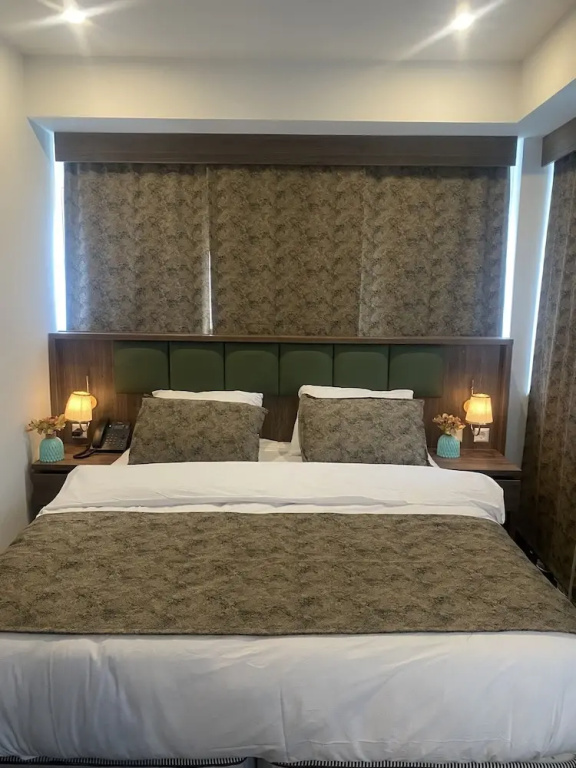 Comfort room with balcony