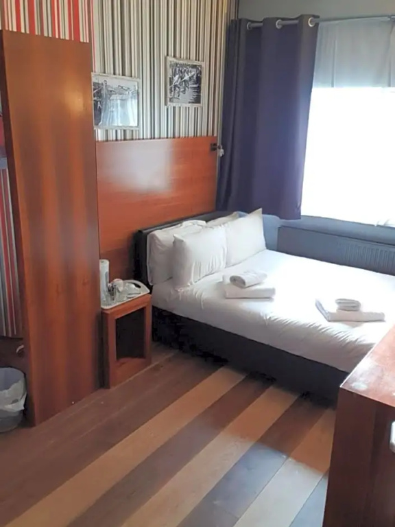 Bennetts Hotel - Chambres