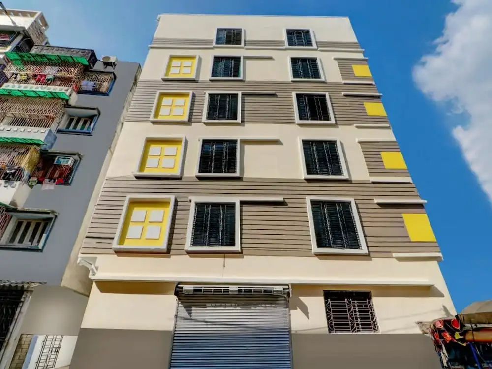 Luxuries Stay Lake Town Kolkata by Goroomgo