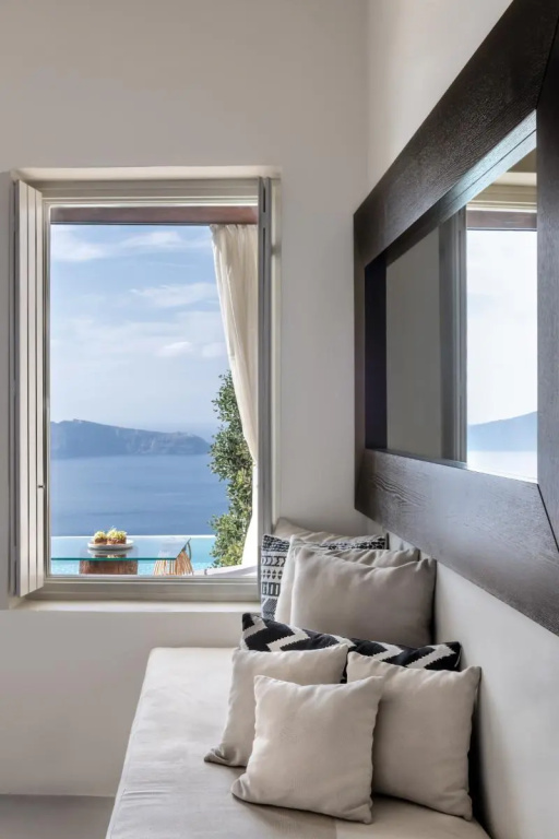 Superior Pool Suite