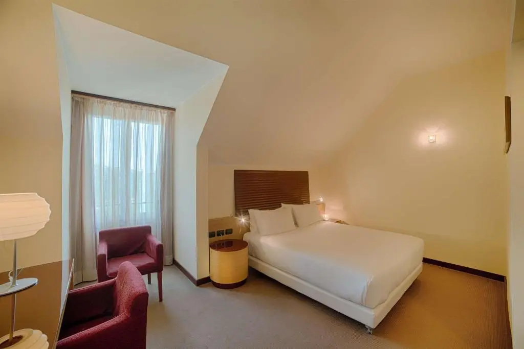 NH Milano 2 Room Type - Standard Double room (full double bed)