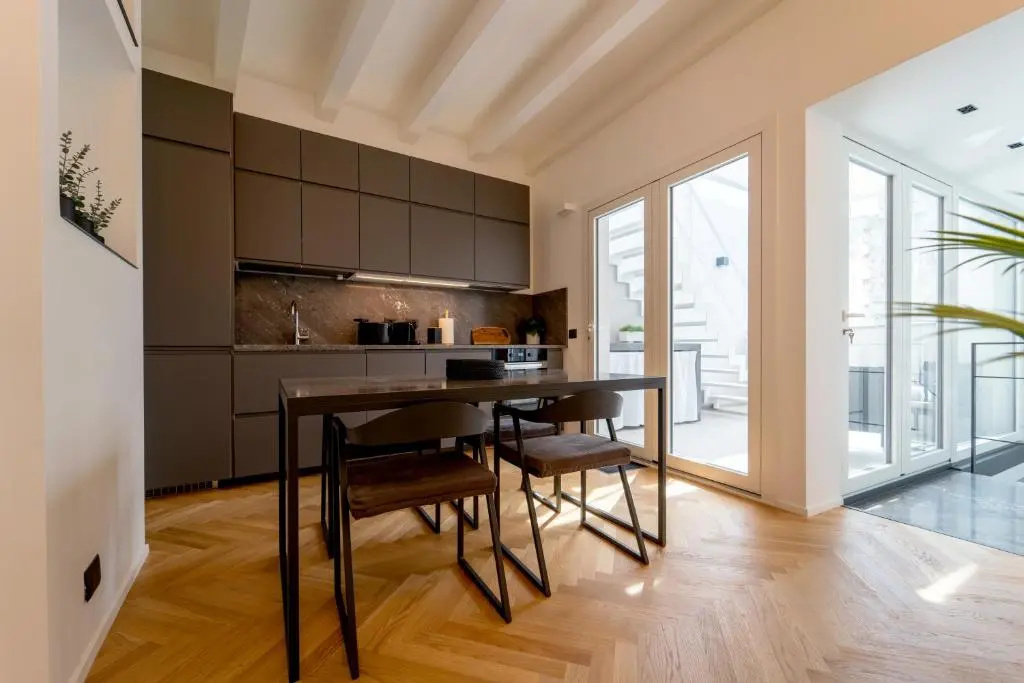 Double Basement Apartment (full double bed)