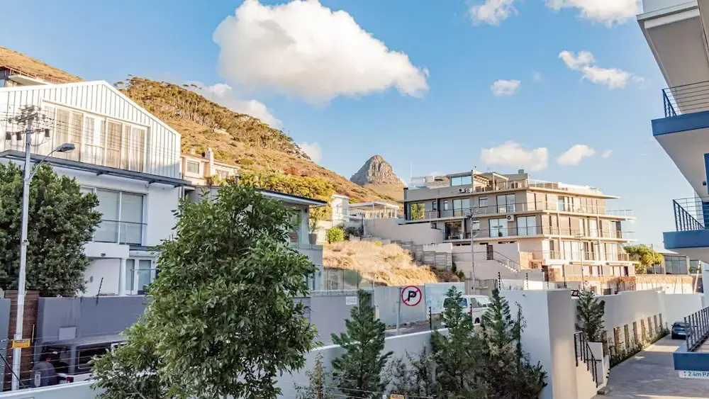 Modern Sea Point Apartment w Sea Views Alpha Sunsets