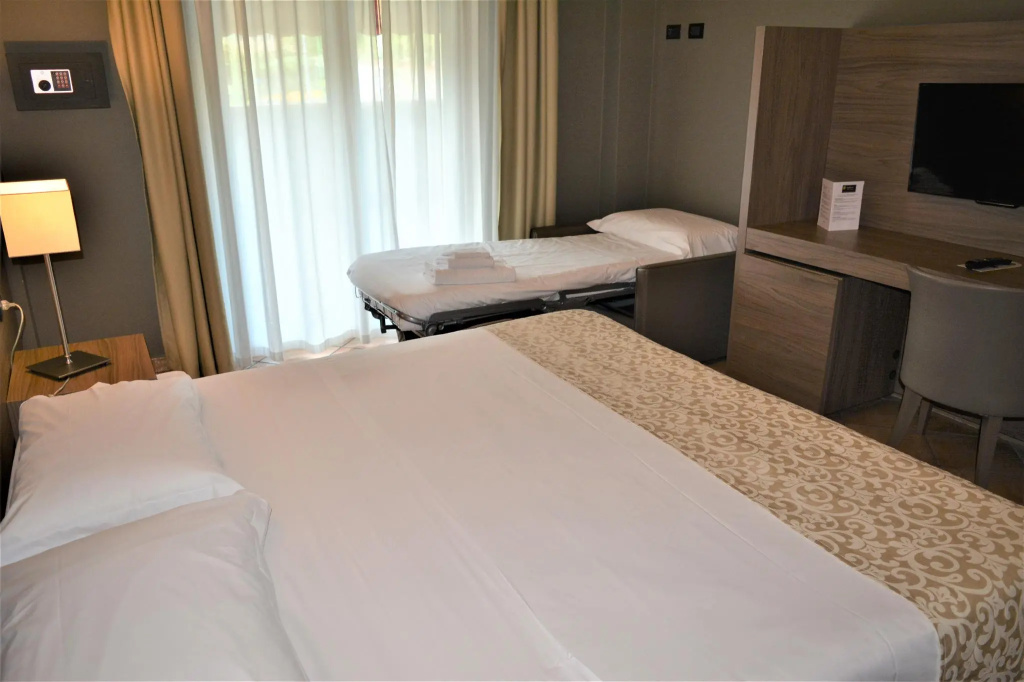 Triple room