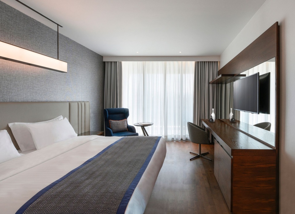 Executive room with city view