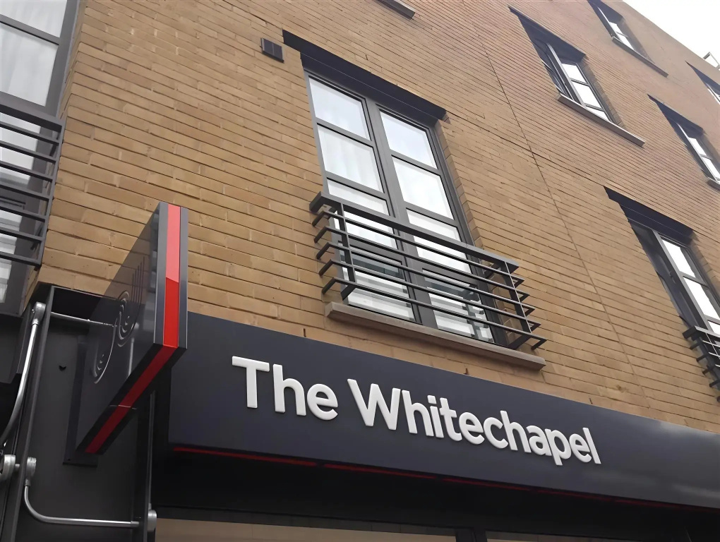 The Whitechapel — фото