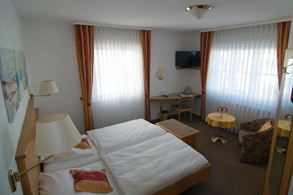 Standard Double room (full double bed)