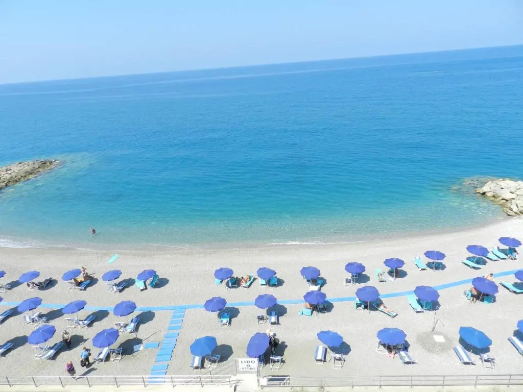 Beach & Waterfront