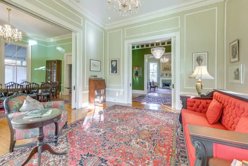 Ornate Victorian Home w/ Courtyard & Fire Pit! — фото 2