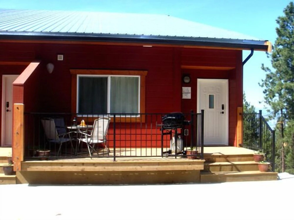 Crooked Tree Guest Suites