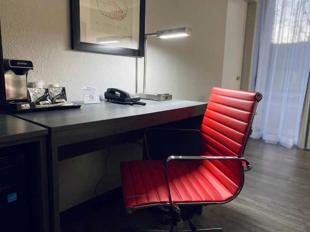 Ramada by Wyndham Hartford North / Bradley Airport - Chambres