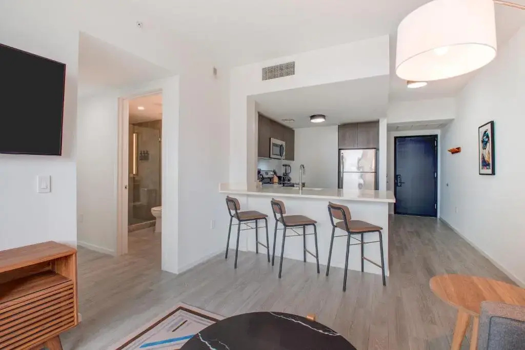 2 Bedrooms Apartment