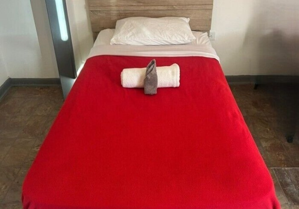 Economy room