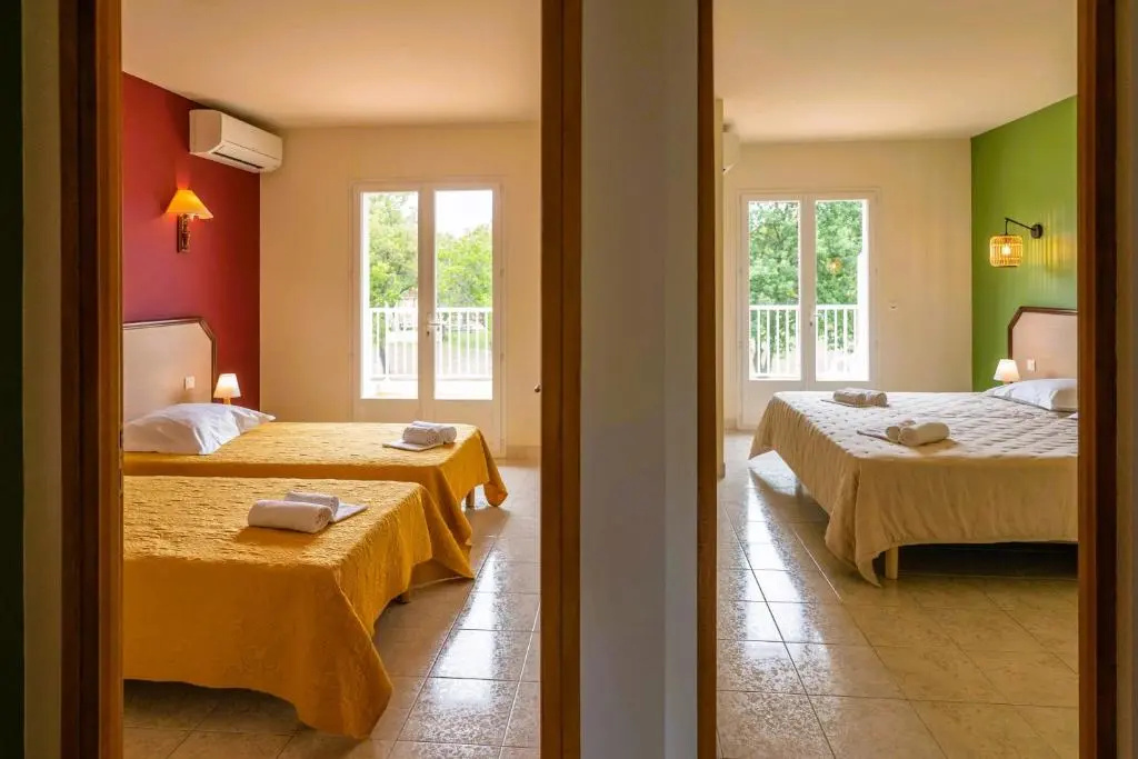 5 Bedrooms Villa