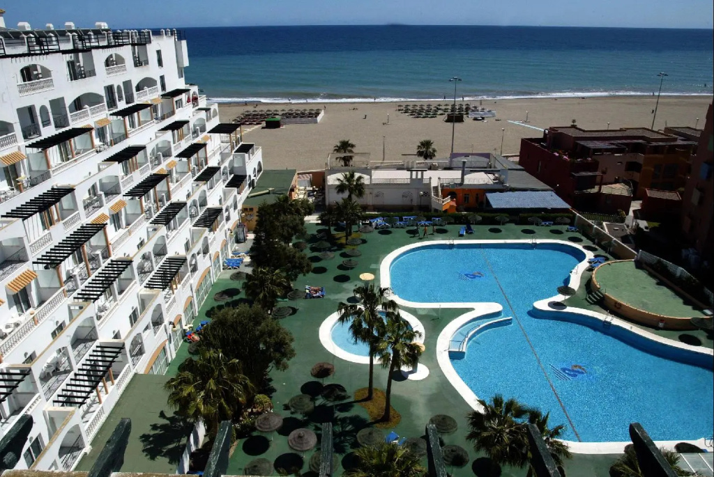 Beach & Waterfront