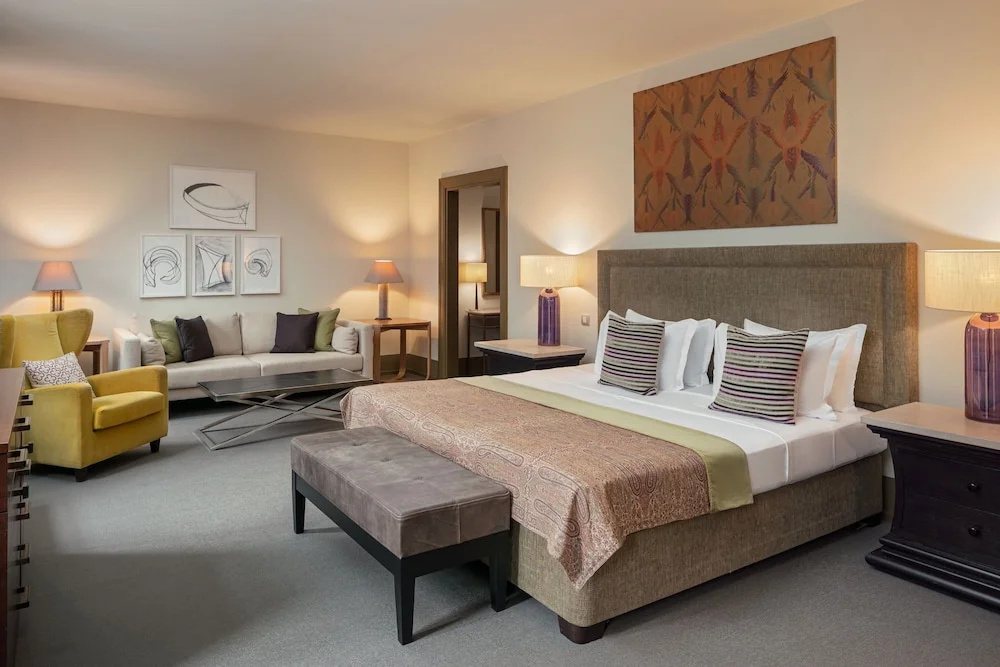 Junior Suite with city view