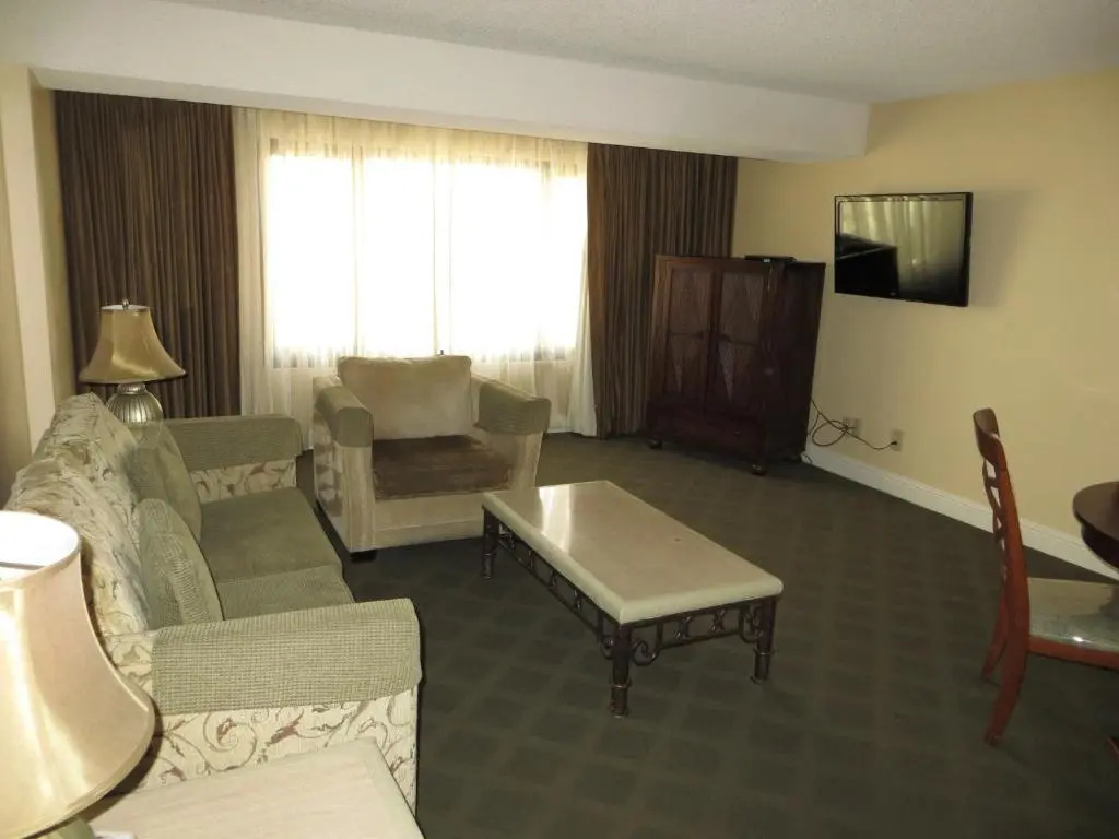 Jockey Resort Suites Center Strip - Chambres