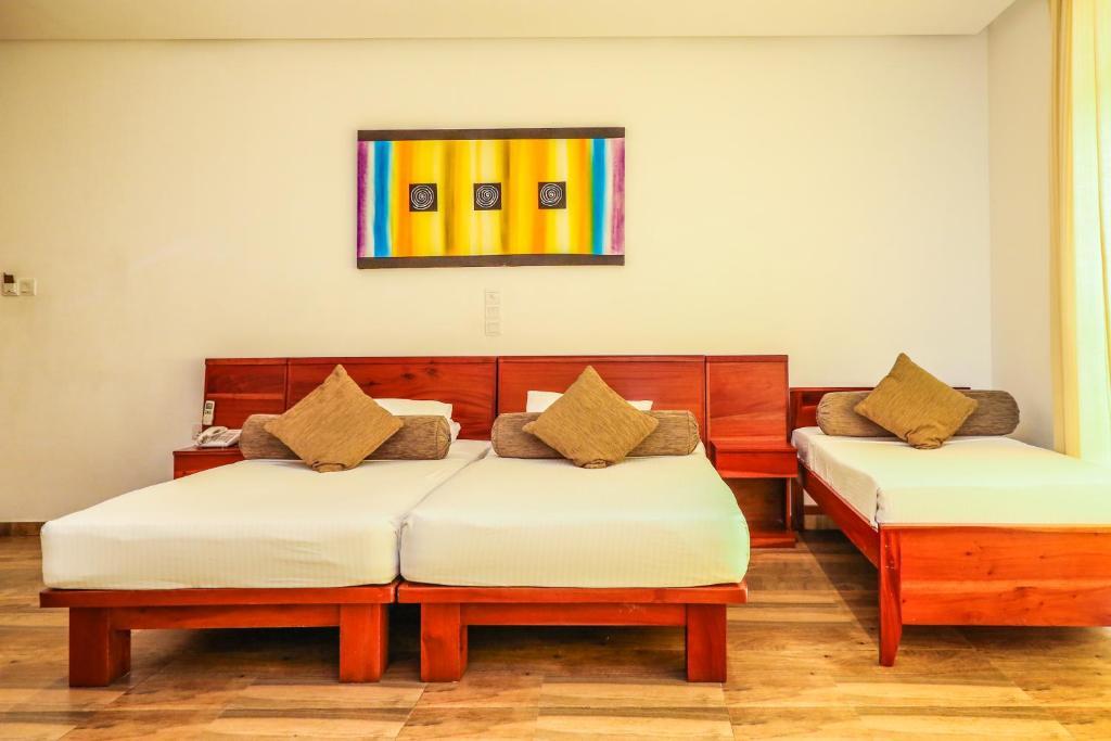 Oak Ray Regency Hotel