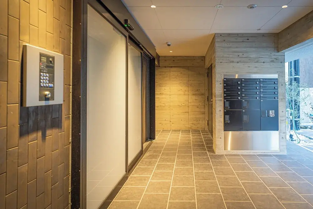 Lobby & Reception