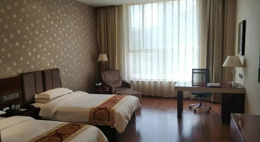 Donghu Mingzhu Hotel — фото 4