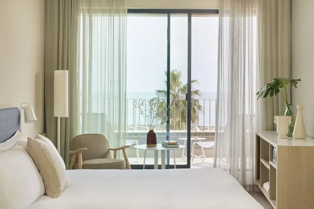 Connected Superior ME room