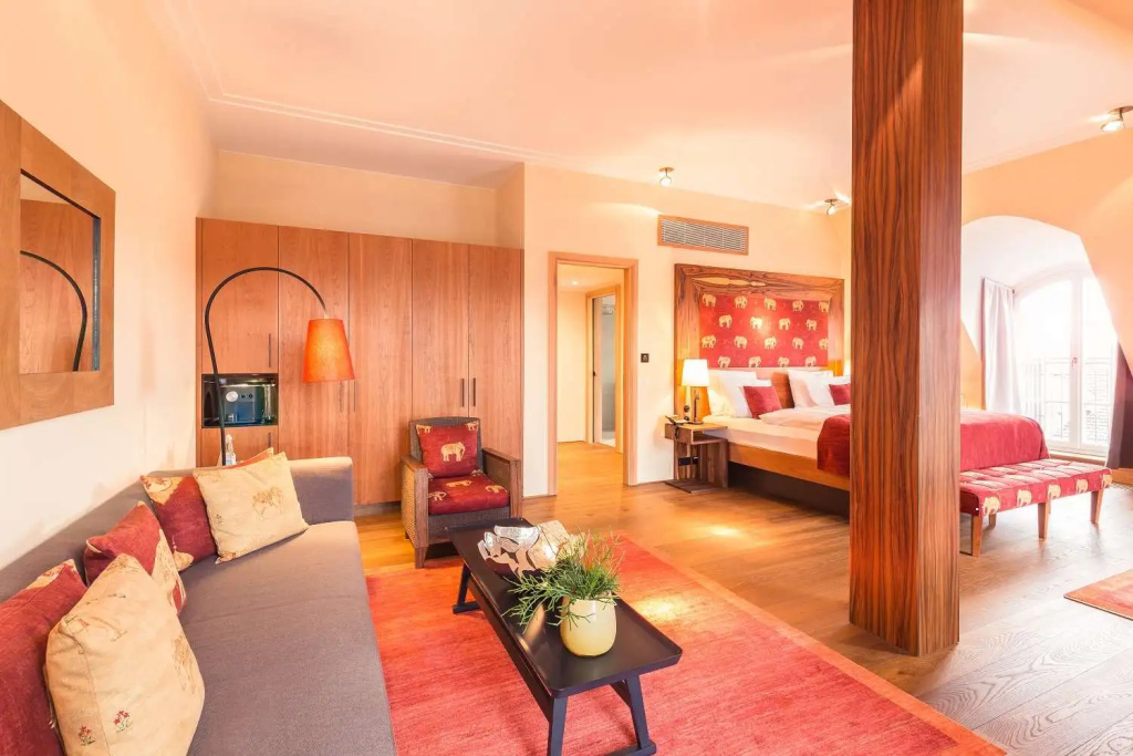 Double Junior Suite with balcony (full double bed)