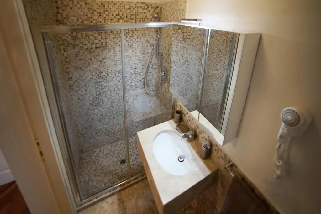 3 Bedrooms Apartment