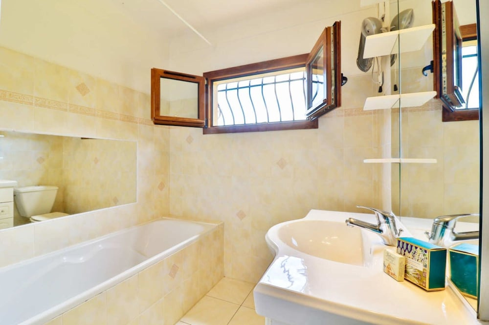 Afficher la photo 8 — Noelie, Ground Floor Apartment for 6 People