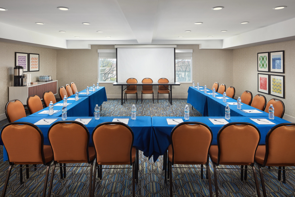 Holiday Inn Express Suites Belmont by IHG - Général