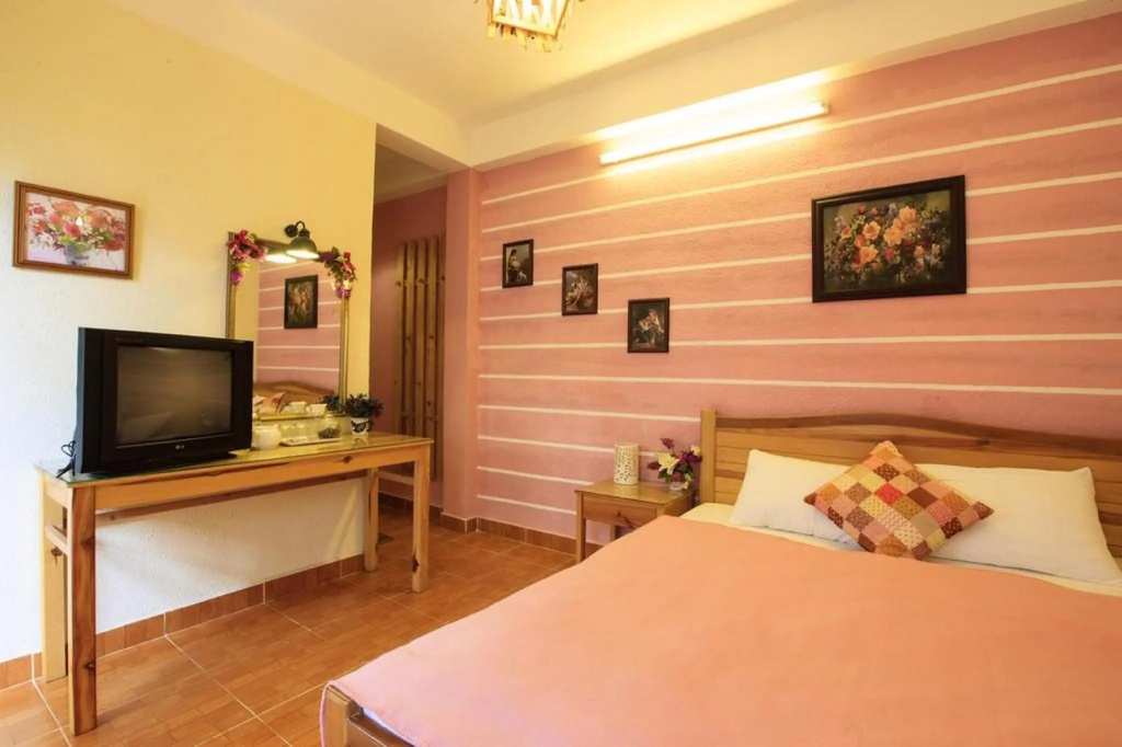 Standard Double room (full double bed)