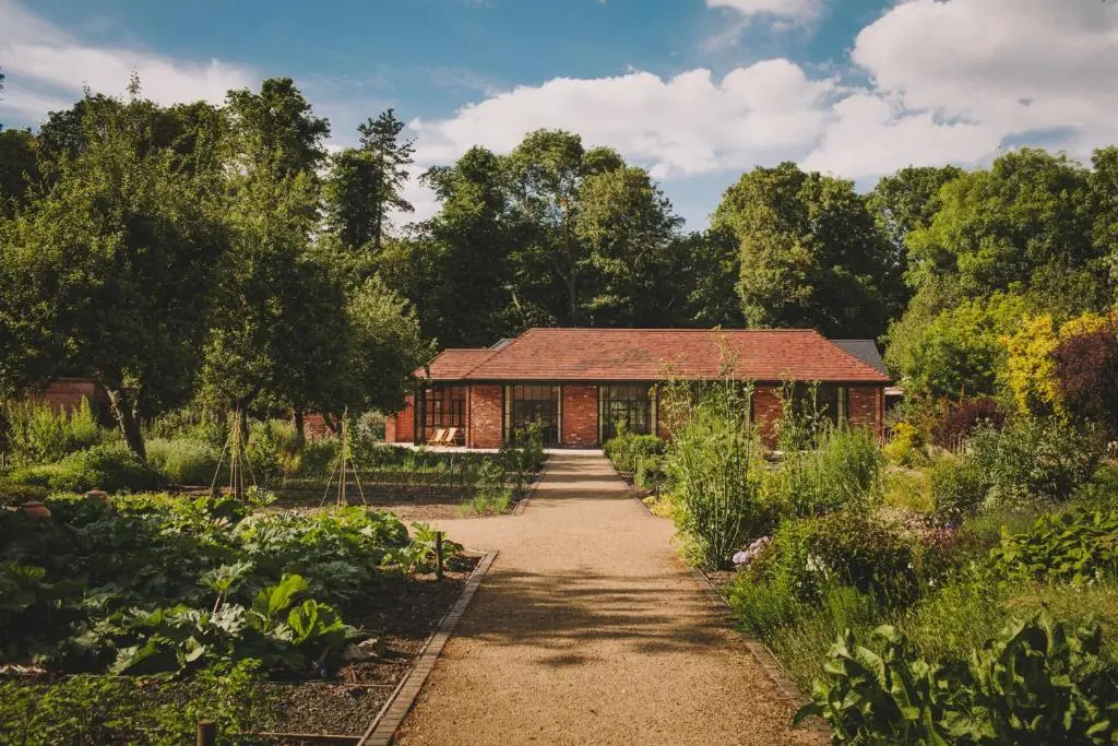 Suite with garden view