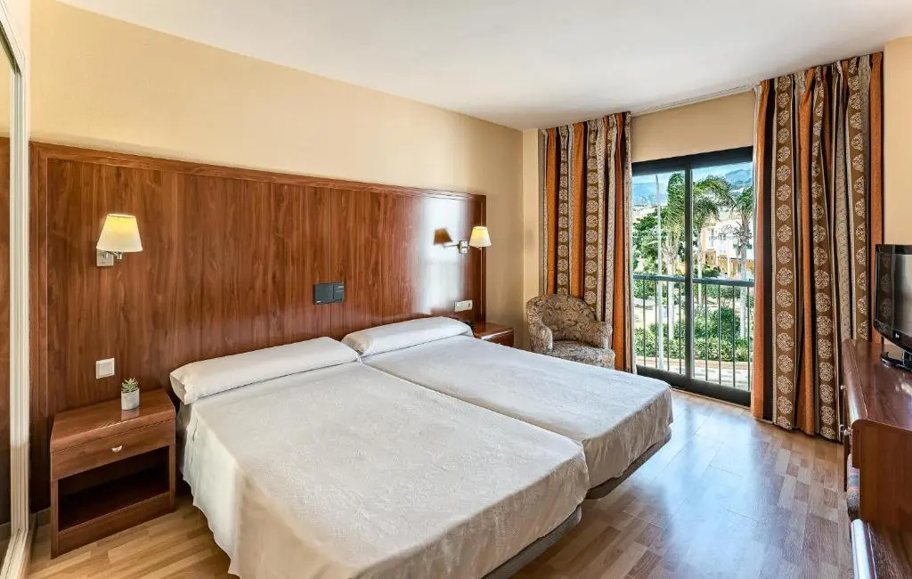 Standard Double room (full double bed)