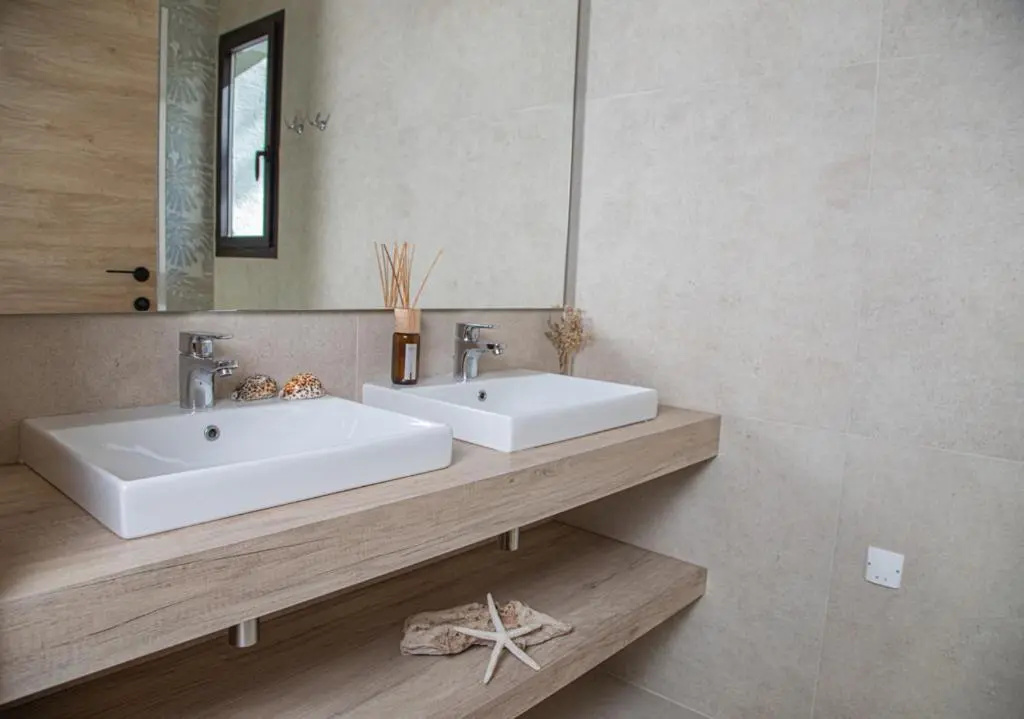 2 Bedrooms Villa