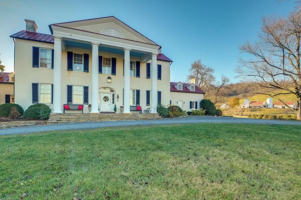 Elegant Paris Manor w/ Private Pool!