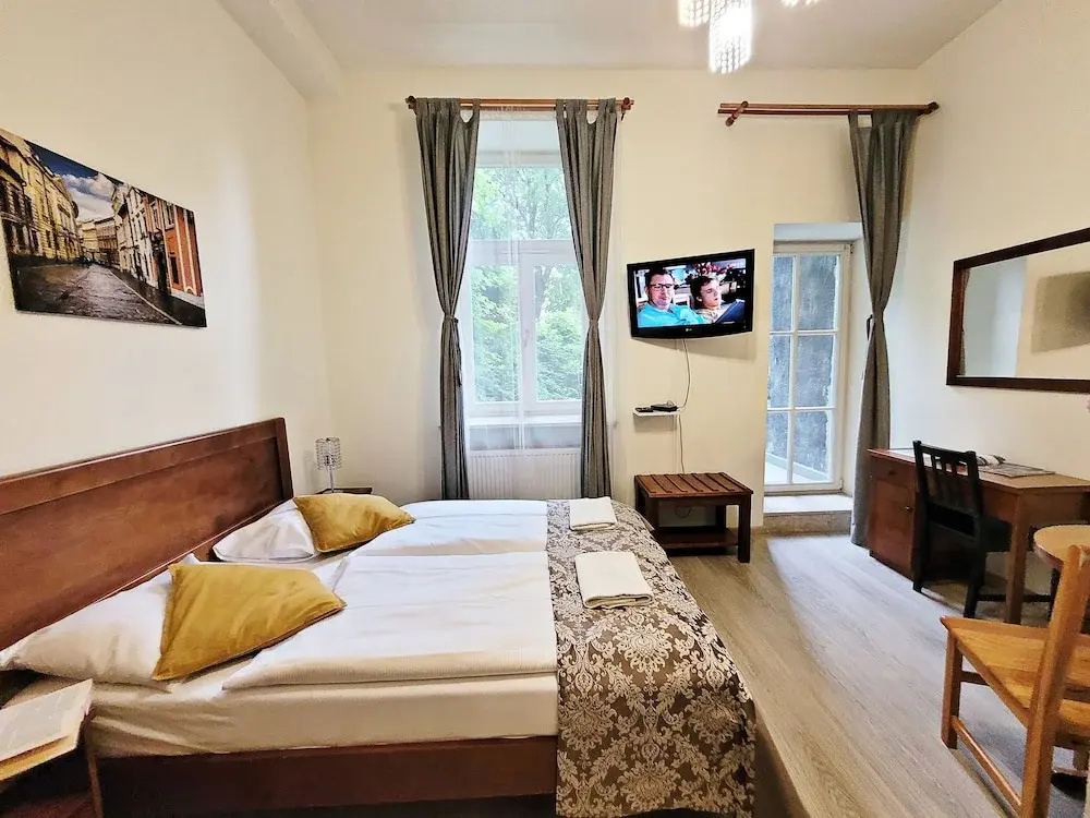 Standard Suite with balcony and with courtyard view