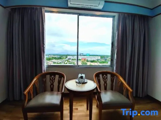 Двухместный номер Deluxe двуспальная кровать в Diamond Plaza Hotel Suratthani
