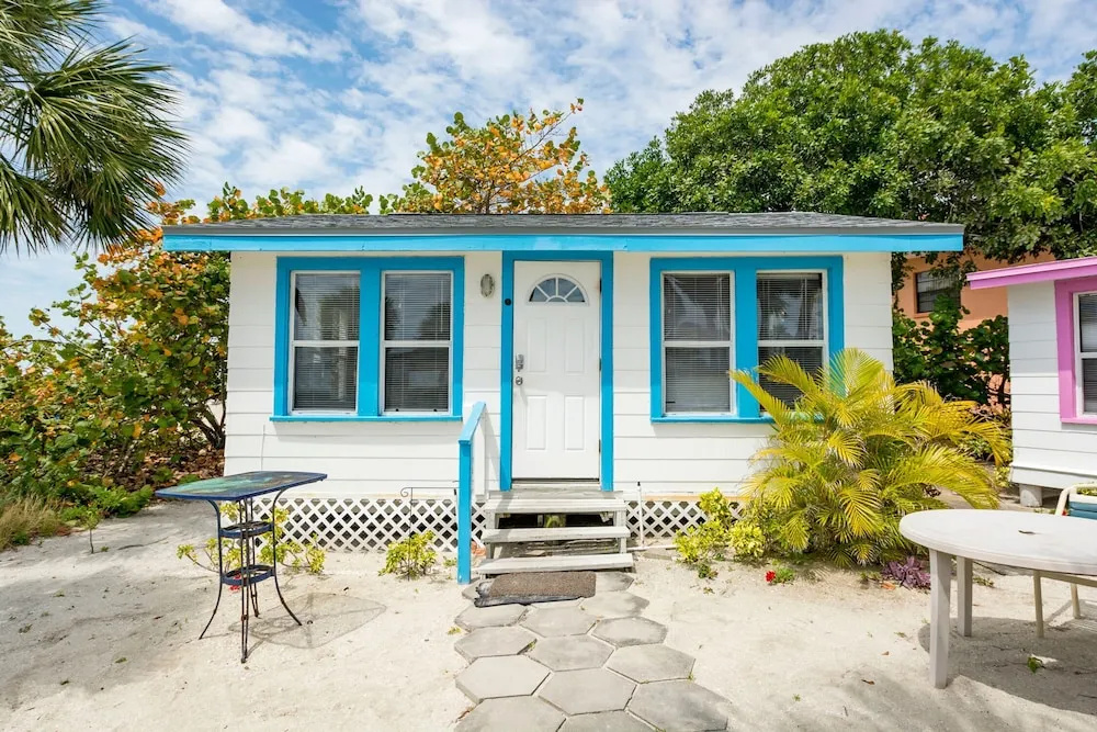 Seahorse Cottage 1 by Vtrips