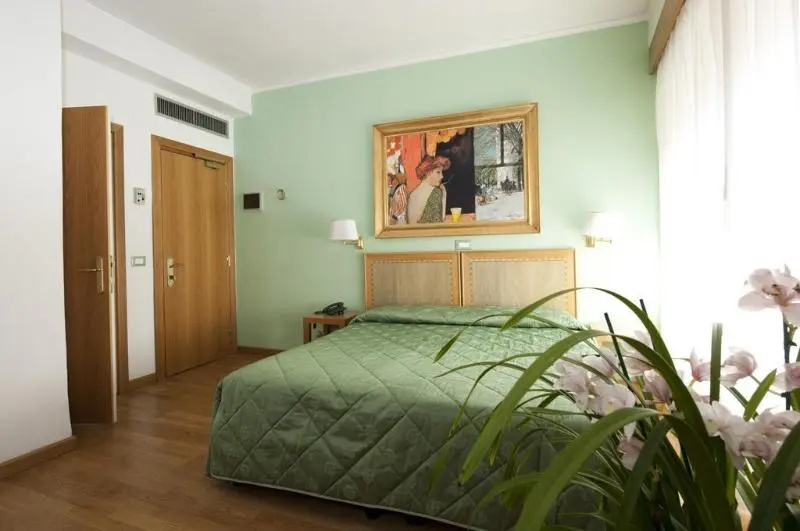 Hotel Touring Pisa - Chambres